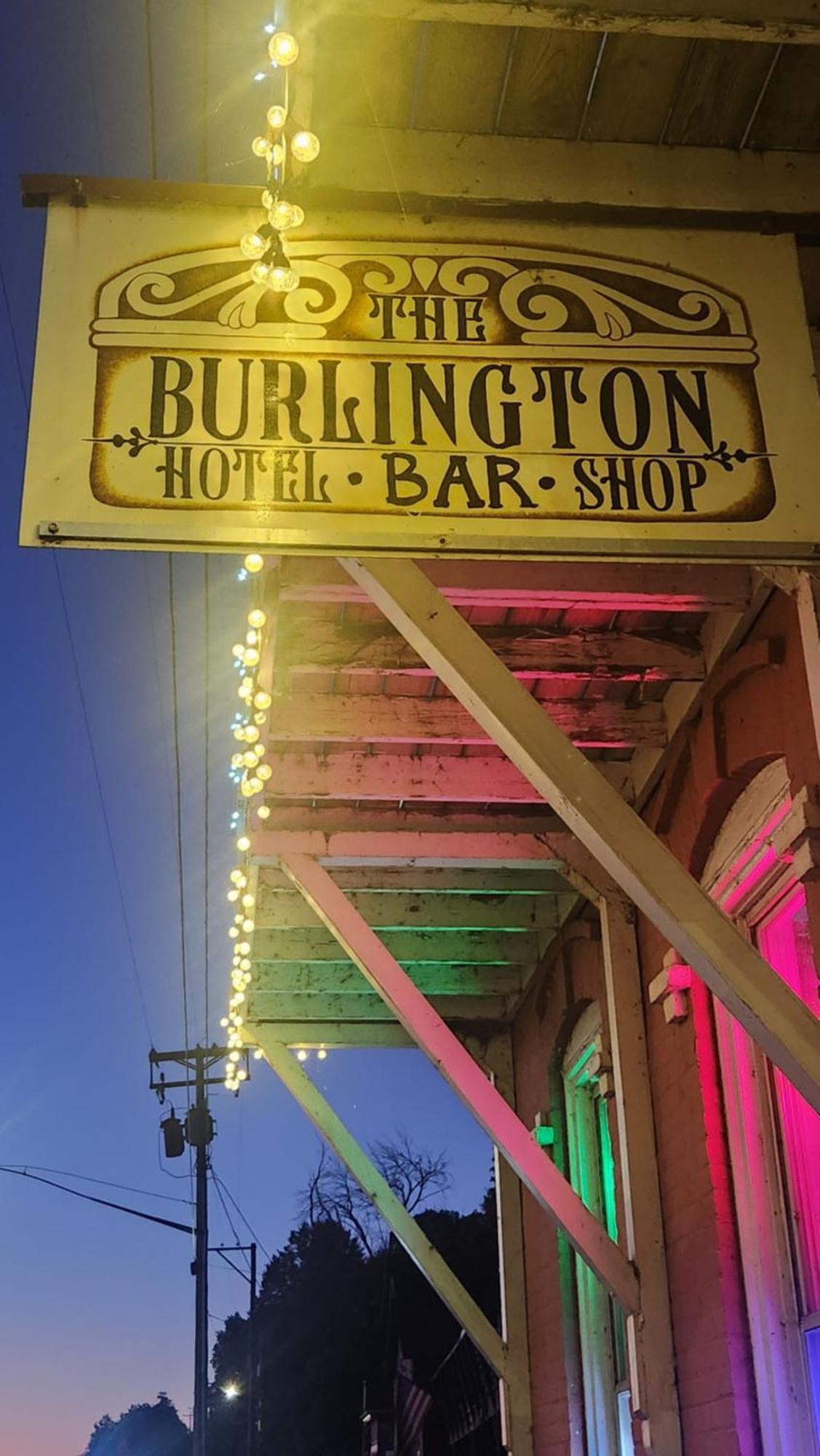 The Burlington Hotel & Bar - Alma Wi Экстерьер фото